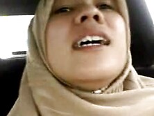 Indonesian Muslim Fuck In Car