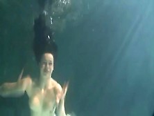 Shaved Pussy Brunette Teen Underwater