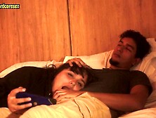 Mi hermanastra se traga mi pene despues de ver la peli casi nos descubren