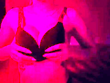 Beauty Vik1one Shows how to Do Blowjob