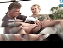 Oma Ricky tief gefistet