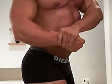 Bodybuilder Booty Flexing