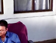 Mature a lunettes enculee sous les yeux de Step son mec