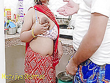 Kitchen Mein Chowmin Bana Rahi Desi Sister Ko Bhai Ne Ghodi Bana Kar Lapa Lap Choda