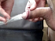 オナ禁後に粗末な短小包茎を弄りつつ、容器の中に大量射精する変態君。