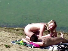 Voyeur Youthful German Pair Screw at Beach of Hamburg