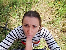 il me sexe a fond dans le bois