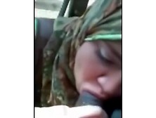 arab girl make blowjob in car