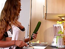 Busty seduction in kitchen makes Amanda Rendall fill her pink with veggies