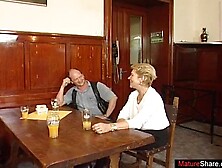 Granny likes being fisted in advance to being screwed