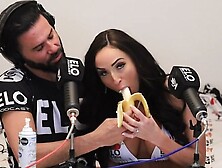 Alyssia Vera recibe nalgadas en el cuarto picante