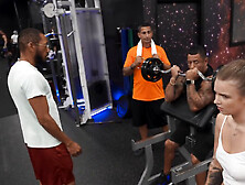 Gym-going hottie is going to get herself right off