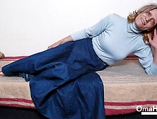 Grannies Pauline and Rita are enjoying lesbian sex play so much