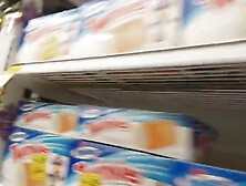 CANDID LATINA ASS GROCERY SHOPPING