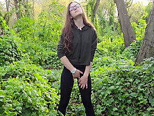 Brunette Chick Lets Her New Boyfriend Fuck Her Pussy In The Woods