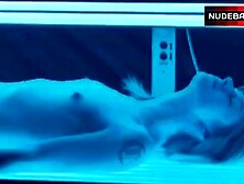 Chiara Picchi Topless In Solarium – Go Go Tales