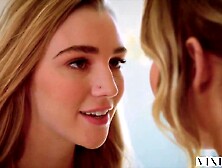 VIXEN Kendra Sunderland and Blair Williams Share a Weenie