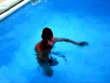 Bon,  c'est tout,  on l'a vu nu