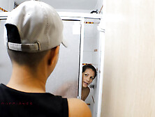 spying on my stepsister's whore in the shower- porn in spanish