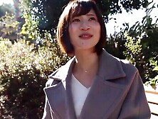 爽やか美人妻がキスや愛撫でとろける表情になり手マンで感度高まり喘ぐ