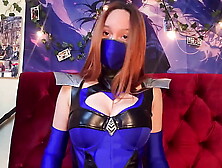 Kitana from Mortal Kombat in real life,  shows her cool abilities