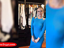 Fine French Barista Gets Picked Up And Plays With Her Cunt