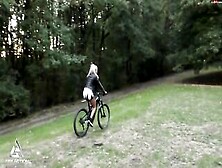 Abyaction Dildoride Mit Mountainbike