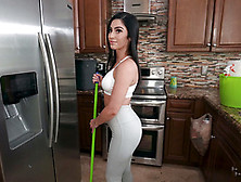 ► Hot Maid Jasmine Featuring Jasmine Vega (Bangbros) Hd