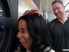 Thickumz-Booty Ebony Fucked In The Laundromat