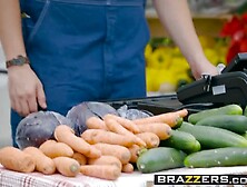 Brazzers - Real Wife Stories - The Farmers Wife Scene Starr