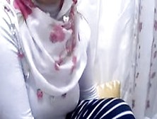 Islamic Women Wearing Hijab Showing Pussy And Masturbating