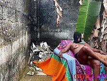 Excited Amateur Ghetto Lovers outside with fingering and blow job