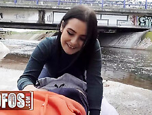 Hot Brunette Maria Wars Needs Train But Jordi ENP Wants Her Pussy As An Exchange For The Money - MOFOS