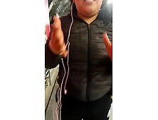 Mira a quien encontré en el Metro del Tren. Le Doy un buen arrimón y convenzo de ir a un hotel.