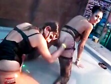 Bathing Party Hos Finger