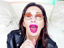 beauty Mom offer a Bj into glasses