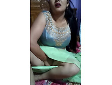 Sexy Naina bhabhi play her sexy boobs