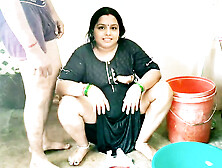 Bathroom me bhabhi ki chudai boyfriend se