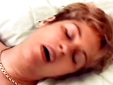 Sandra Wicked se masturbe avec des godemichés de différentes tailles