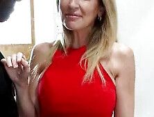 Real Estate Agent In Gives Our A Creampie Bonus