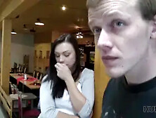 Hombre Pagó Mucho Dinero Por La Oportunidad De Follar Con Hermosa Adolescente