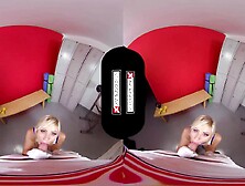 Na realidade virtual, Lola Bunny chupa um pau e é fodida assim