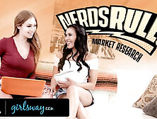 Jada Et Sa Meilleure Amie Skylar Finissent Par Se Caresser Intensément Pendant Une Recherche