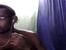 Hombre desnudo,  atractivo y sensual haciendo show webcam live