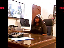 OFFICE SQUIRT AND SEX WITH HUGE ASS EMPLOYEE. PLEASE SUBSCRIBE TO RED