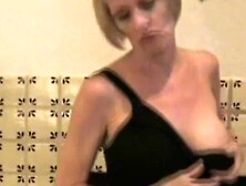 His Partner Lick Her Shaved Pussy