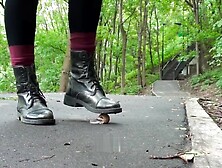 Crush Snail with Flat Boots