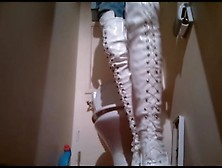 Oldie - Pee In White High Heels Boots