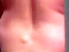 cathy sort du bain en camera cachee