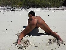 Aspen Rae Twerking On The Beach Video Leak